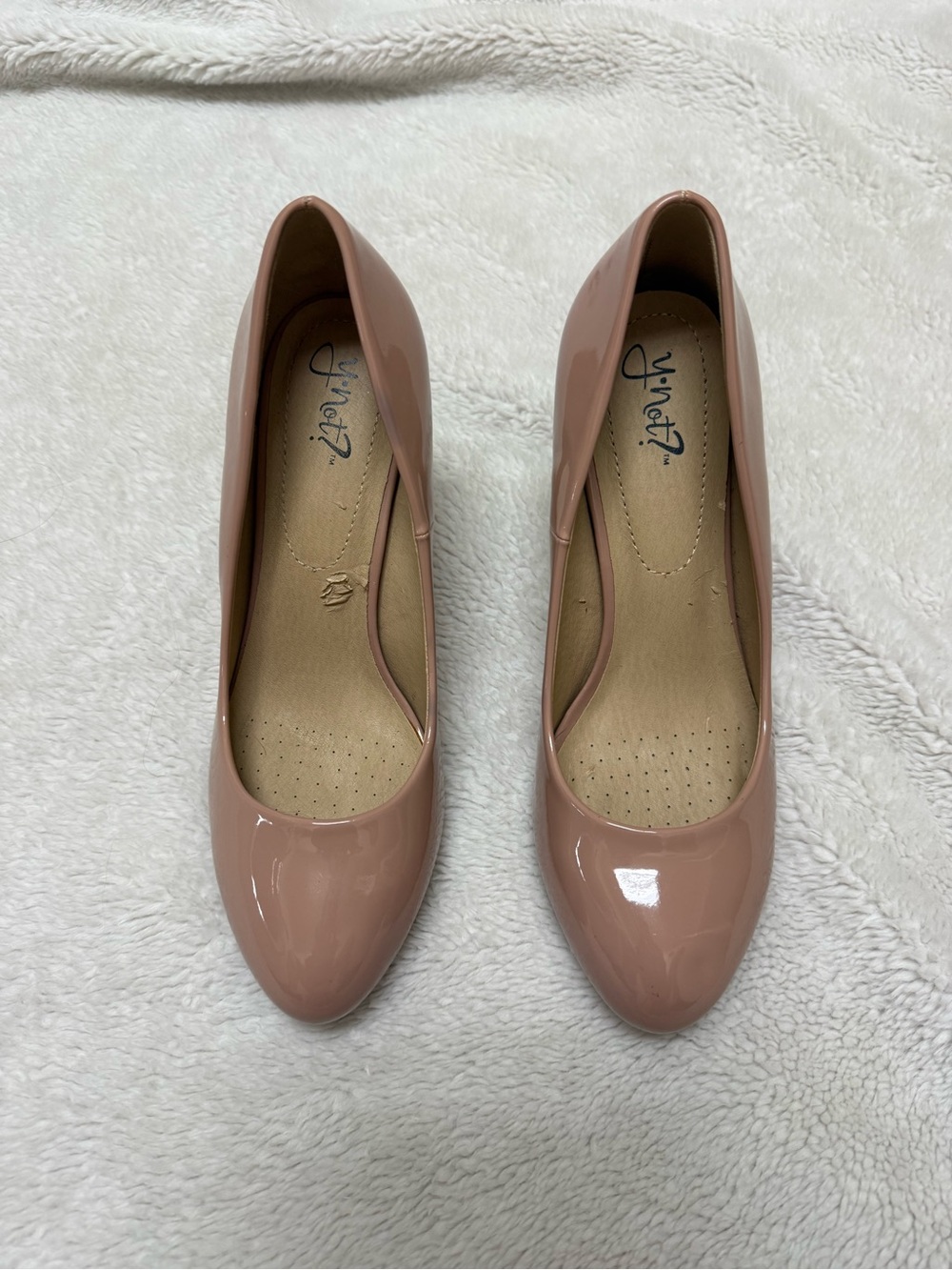 Y-not? Brand Nude Pink Patent Round-Toe Women’s Pumps size 9M